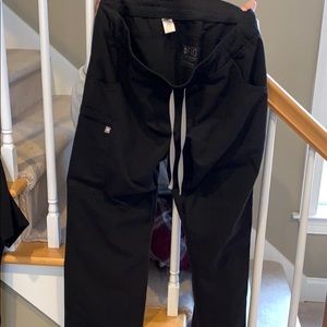 Figs Kade Cargo Scrub Pants, Black